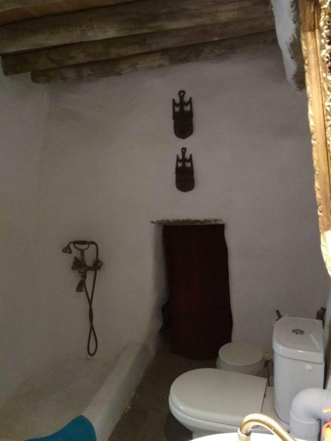 Cyclades Olive Museum's Guest House Pitrofos Exterior foto